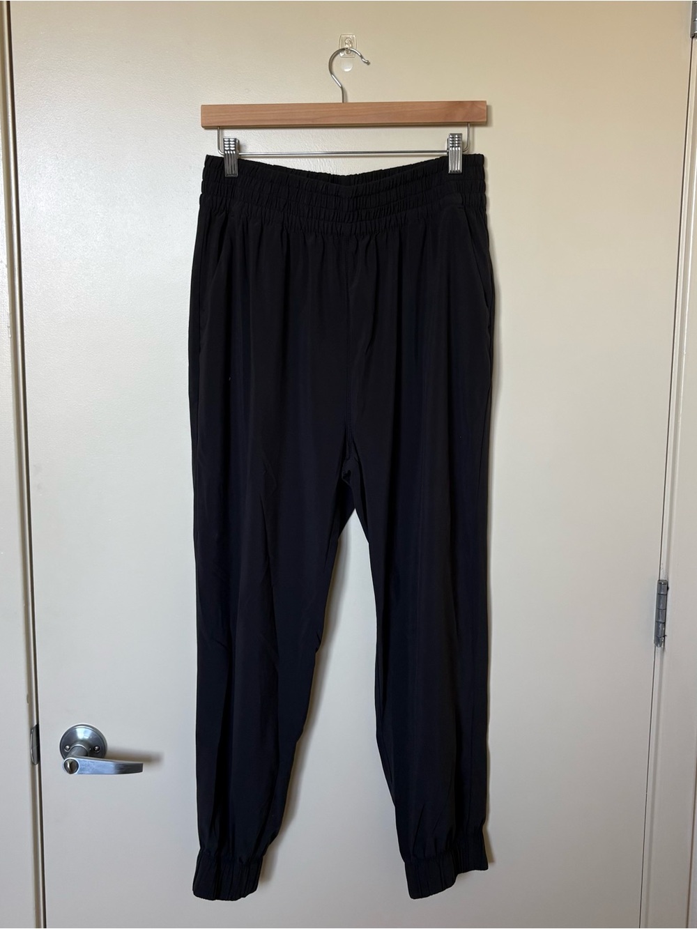 Vuori Women’s Black Jogger Pants